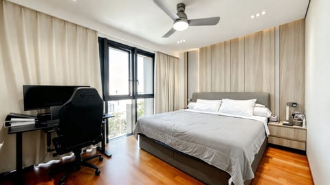 Master room with private bathroom at Landed House