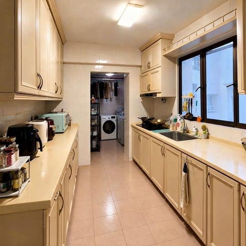 KENSINGTON PARK CONDOMINIUM
