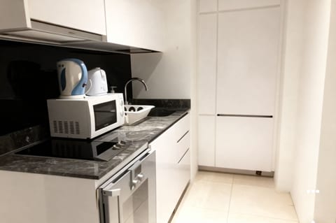 ROBINSON SUITES