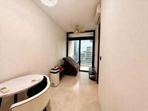 ROBINSON SUITES