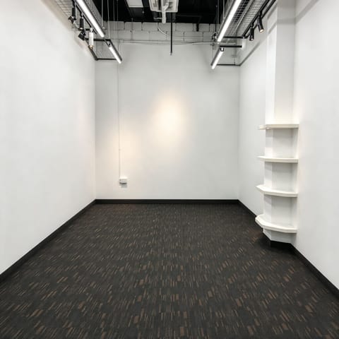 Mall Shop for rent at Queensway Shopping Centre