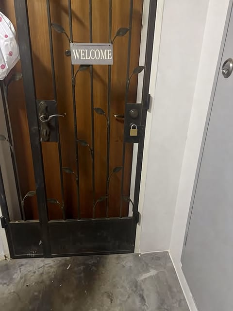 Blk 20 DOVER CRES